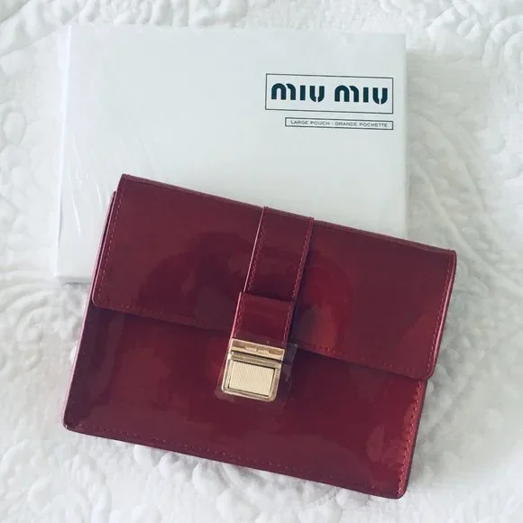 NEW! Luxe MIU MIU Patent Burgundy Red Pouch Clutch Cosmetic Bag w Gold accent LE - Picture 6 of 9